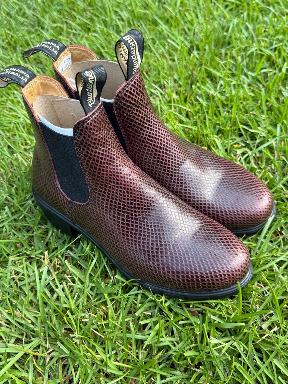 Blundstone Women’s Chelsea Boots - Burgundy Snakeskin Textured Leather